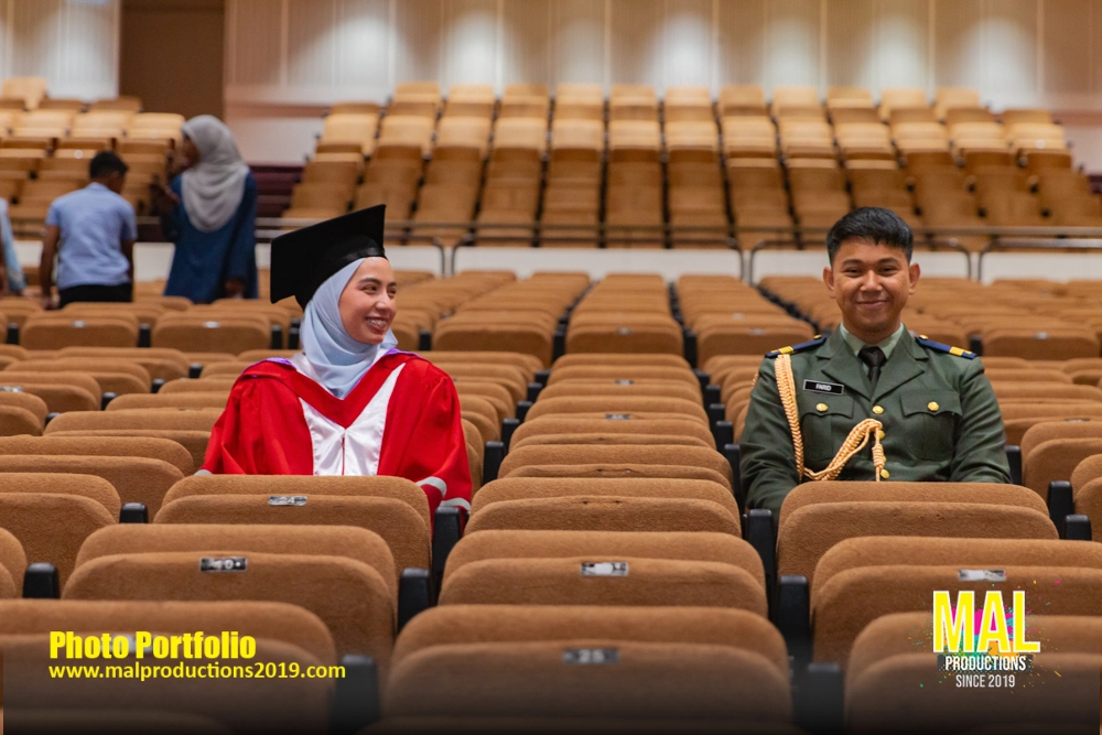 Gaduation Convocation PWTC Family Portfolio MAL 2019 -39.webp